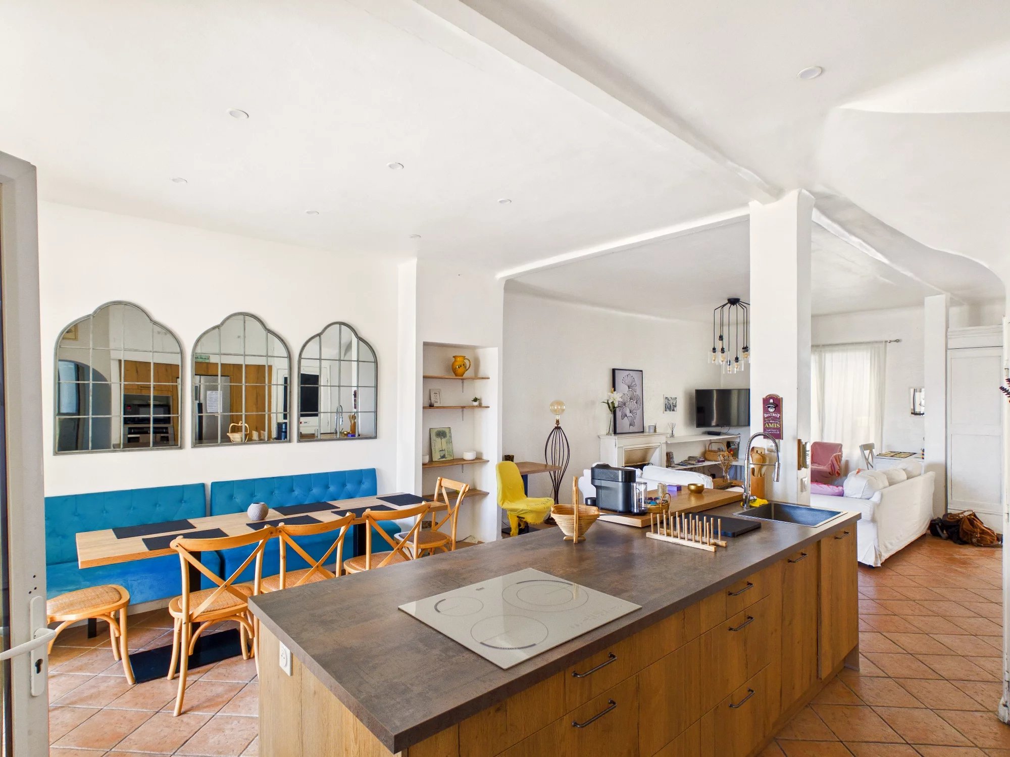 Authentic 17th-Century Village House with Terrace, Pool, and Views – 30 Minutes from Aix-en-Provence, Provence-Alpes-Côte d’Azur – France – BVI84877