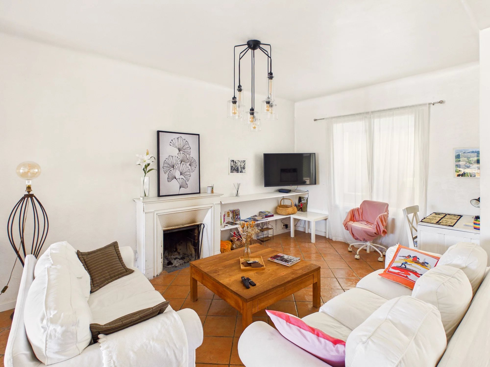 Authentic 17th-Century Village House with Terrace, Pool, and Views – 30 Minutes from Aix-en-Provence, Provence-Alpes-Côte d’Azur – France – BVI84877