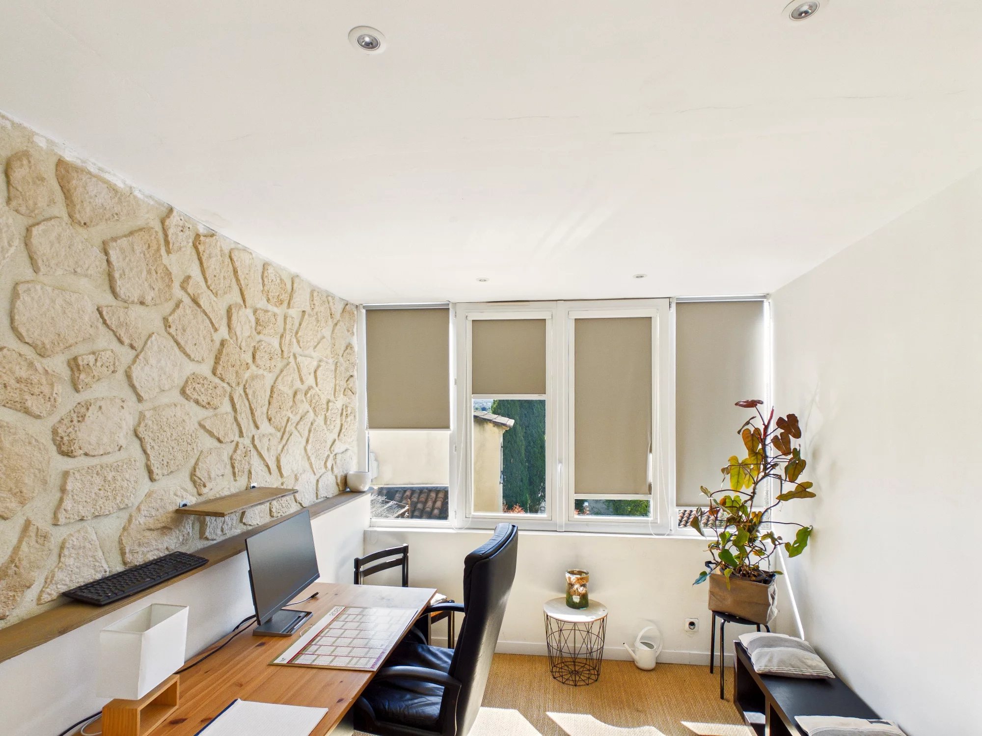 Authentic 17th-Century Village House with Terrace, Pool, and Views – 30 Minutes from Aix-en-Provence, Provence-Alpes-Côte d’Azur – France – BVI84877