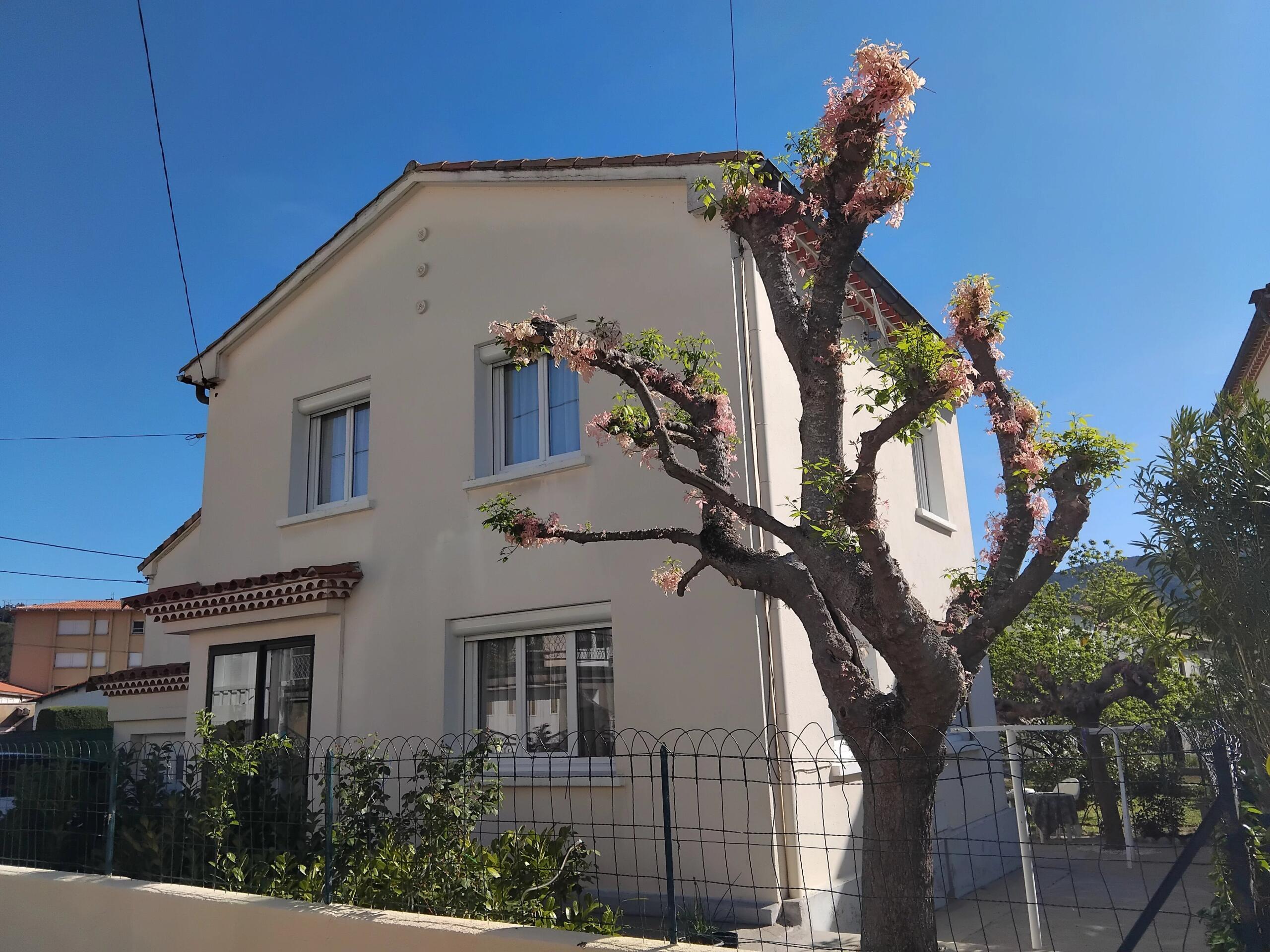 QUILLAN 3 bed house, with garden and garage in the centre of town, Languedoc-Roussillon – France – BVI85189