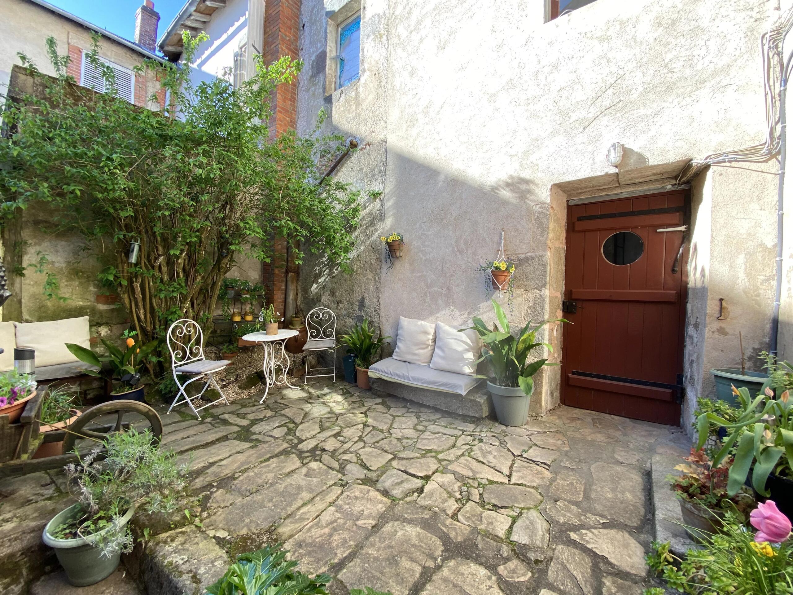 House with 3 income-generating apartments and 4th potential, Limousin – France – BVI84843