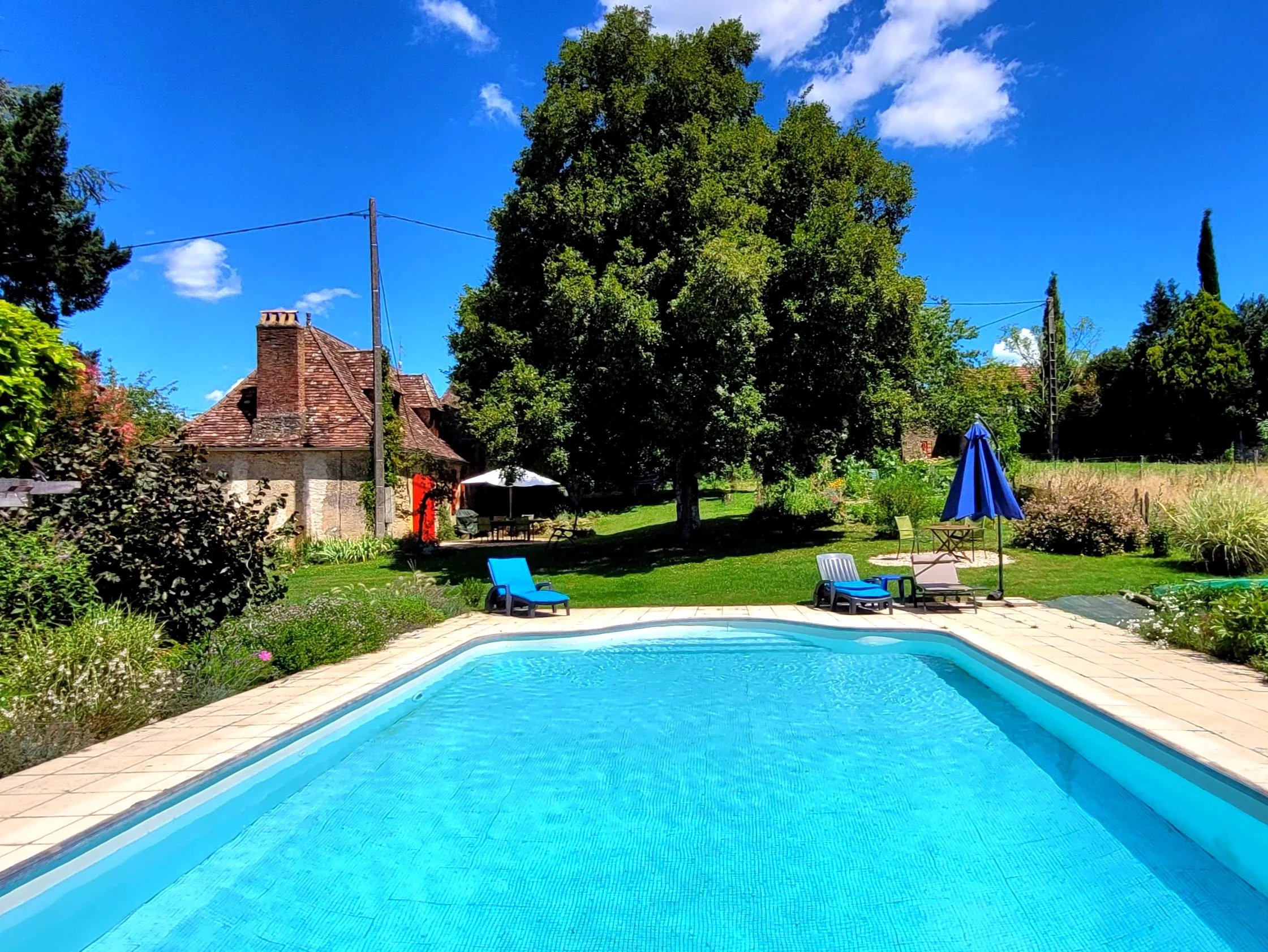 Charming Stone Cottage with Pool and Garden in a Peaceful Hamlet Setting, Aquitaine – France – BVI84787