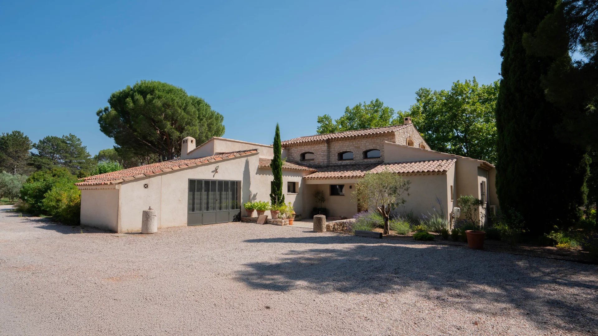 Property in Aix-en-Provence North, Provence-Alpes-Côte d’Azur – France – BVI78563