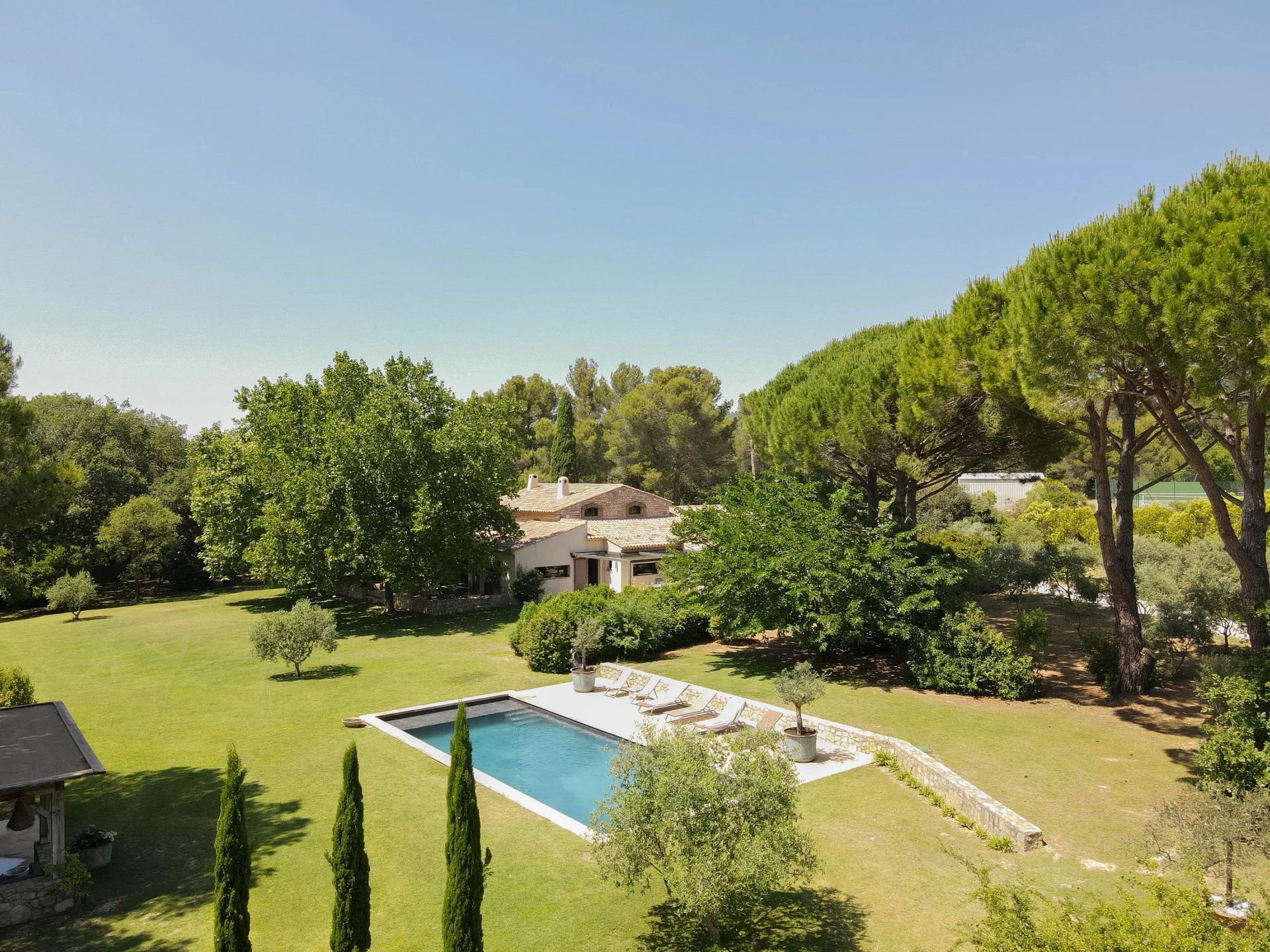 Property in Aix-en-Provence North, Provence-Alpes-Côte d’Azur – France – BVI78563