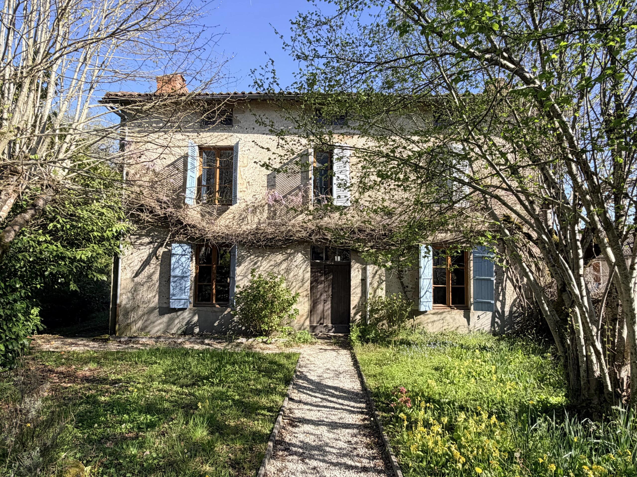 DPE C rated, Imposing detached country house in lively village with much land, Limousin – France – BVI85258