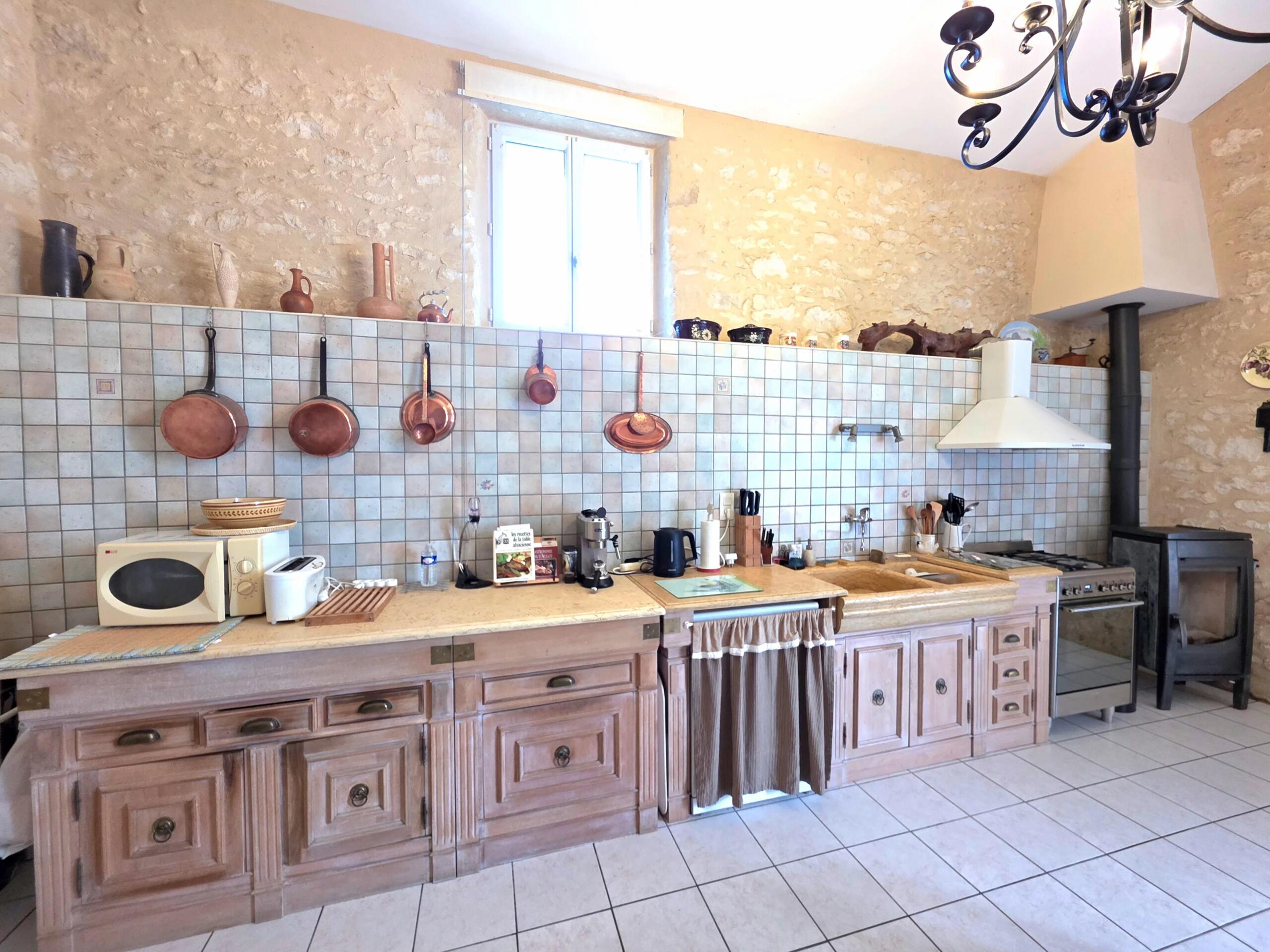 Pretty Stone property with multiple terraces and views beyond, Aquitaine – France – BVI84674