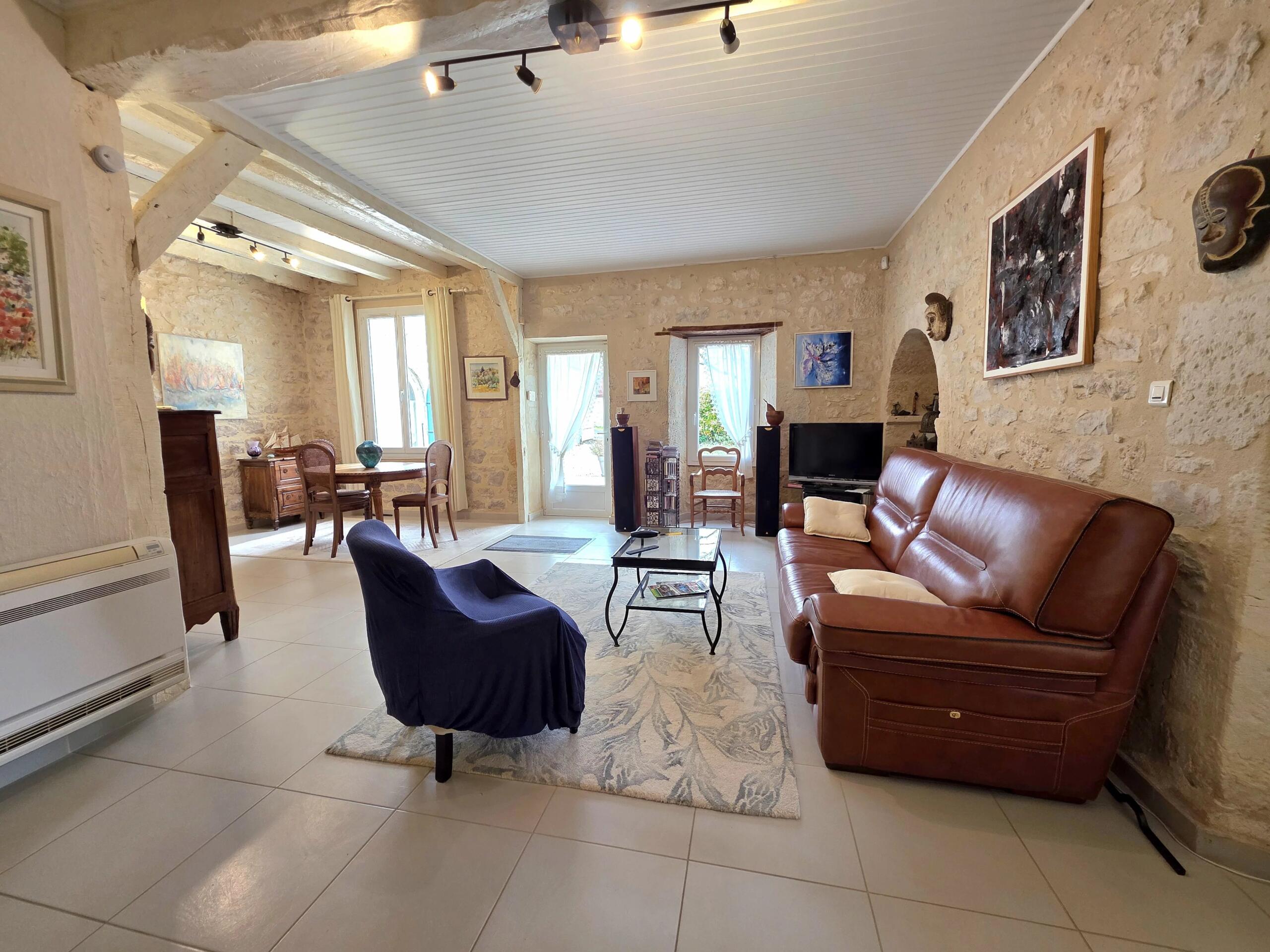 Pretty Stone property with multiple terraces and views beyond, Aquitaine – France – BVI84674