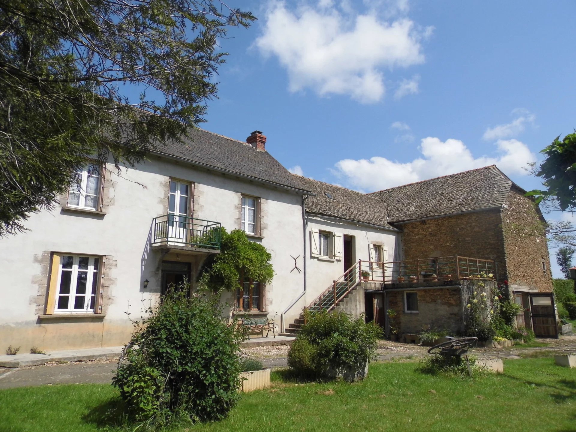 Stone Farmhouse for Sale in Aveyron – Barn, Annex & 1.3 ha, Midi-Pyrénées – France – BVI70741