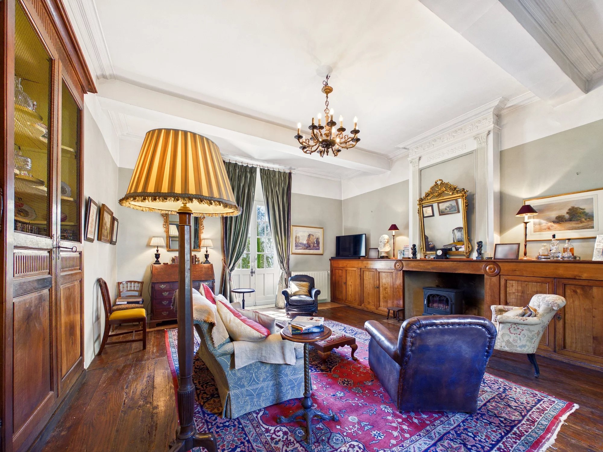 Authentic 18th century manor house offering separate guest accommodations, a pool and barn, Aquitaine – France – BVI84846