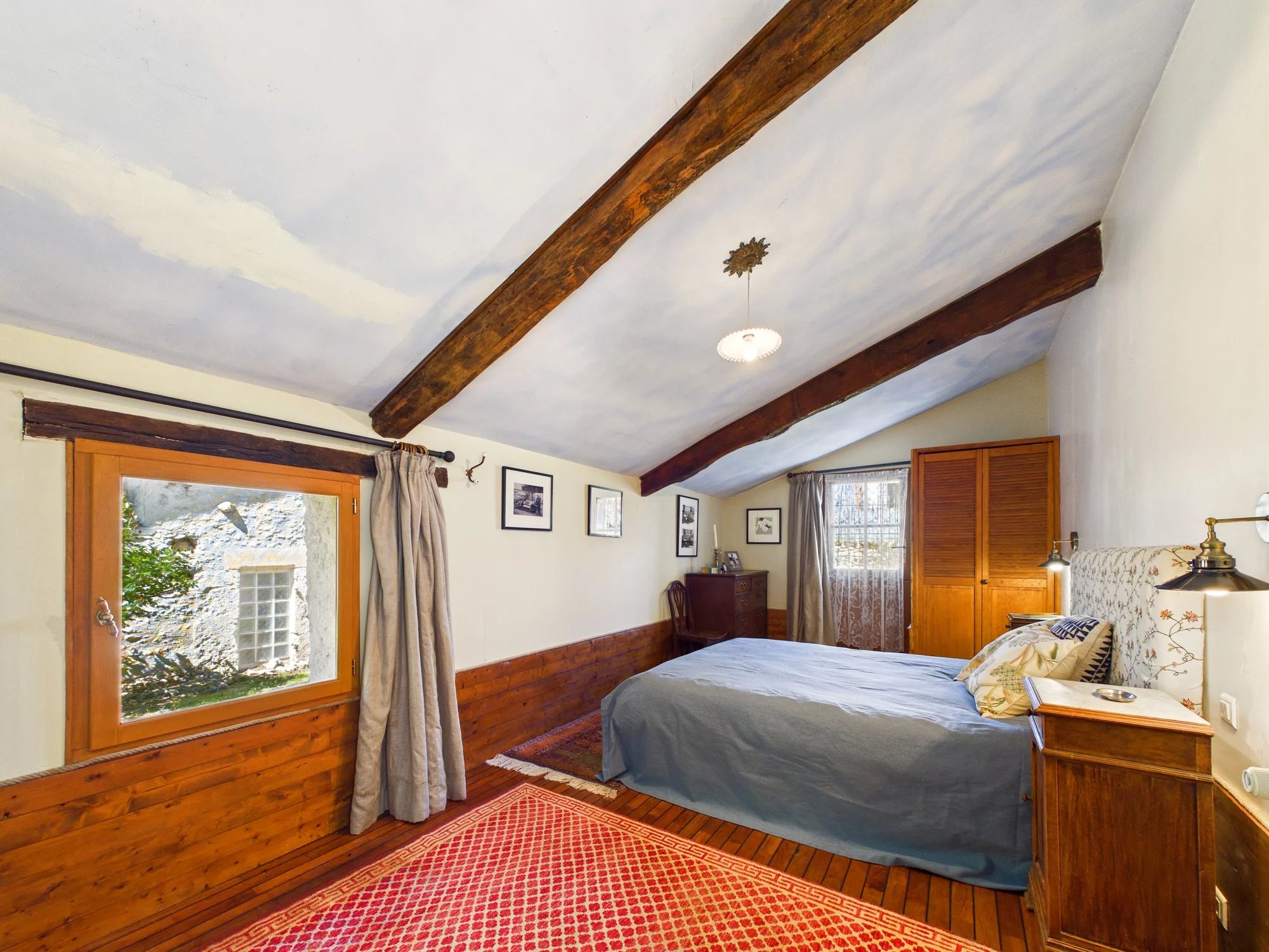 Authentic 18th century manor house offering separate guest accommodations, a pool and barn, Aquitaine – France – BVI84846