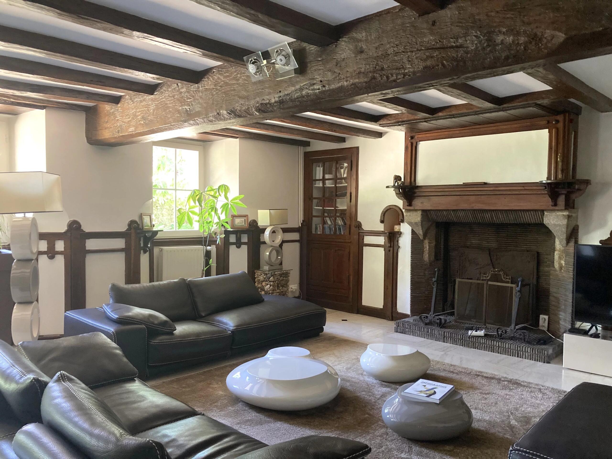 Stunning Maison de Maitre with 2 hectares, Poitou-Charentes – France – BVI85091