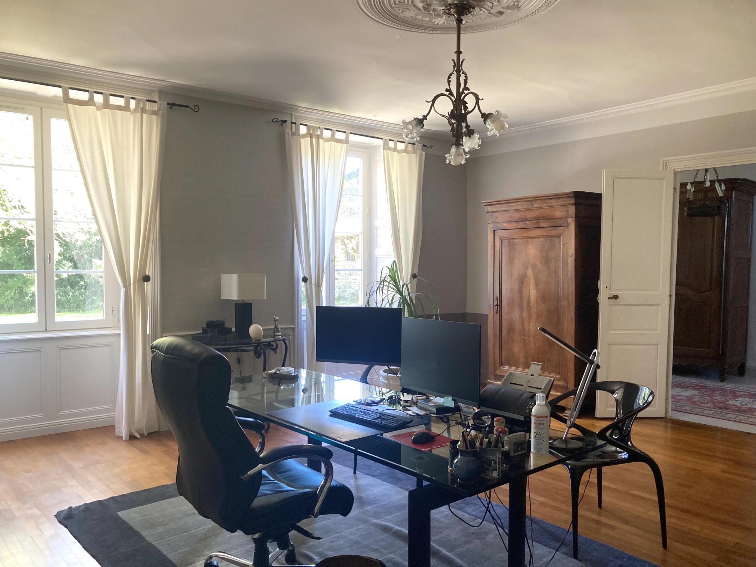 Stunning Maison de Maitre with 2 hectares, Poitou-Charentes – France – BVI85091