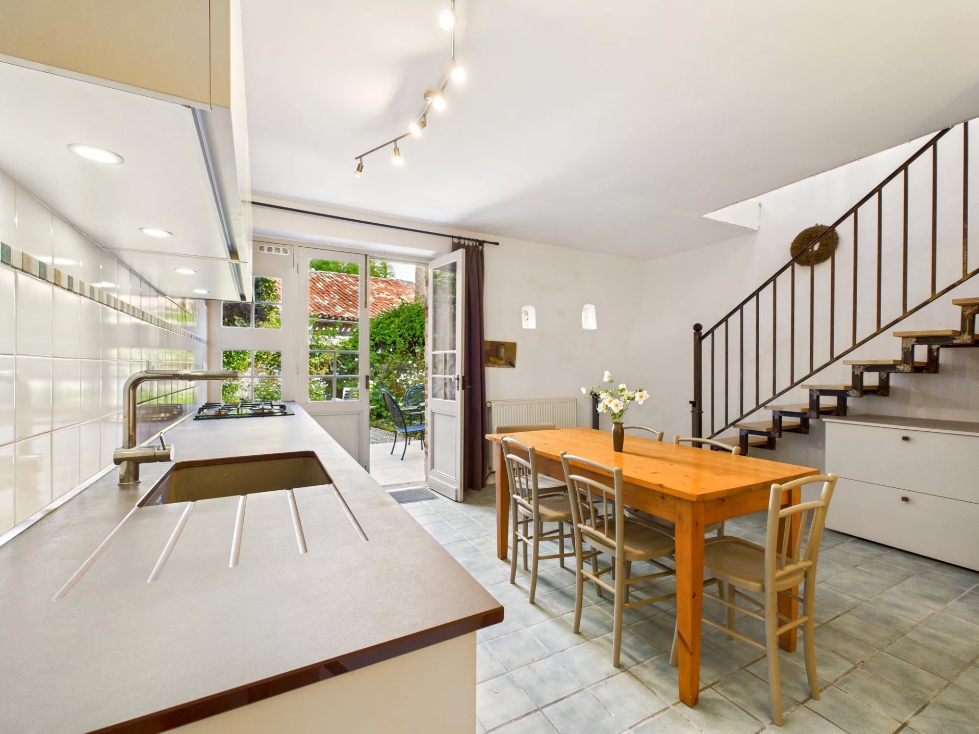 Lovely village house with courtyard in the heart of the medieval town of Penne d’Agenais, Aquitaine – France – BVI64731