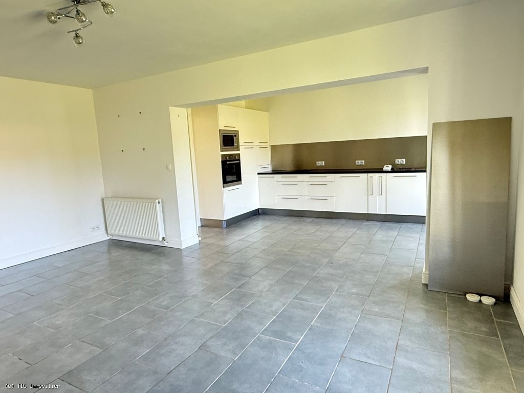 2 bedroom House in Civray, France – r7453