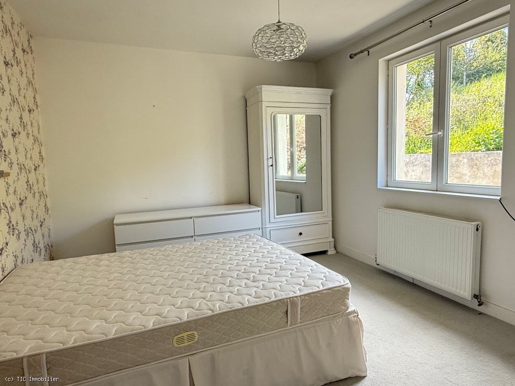 2 bedroom House in Civray, France – r7453