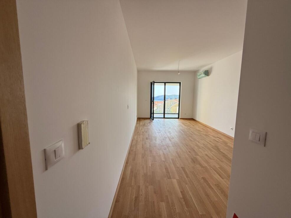 Beachfront Apartment in Bečići (750 m to Blue Flag Beach)