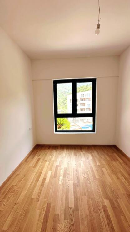 Beachfront Apartment in Bečići (750 m to Blue Flag Beach)