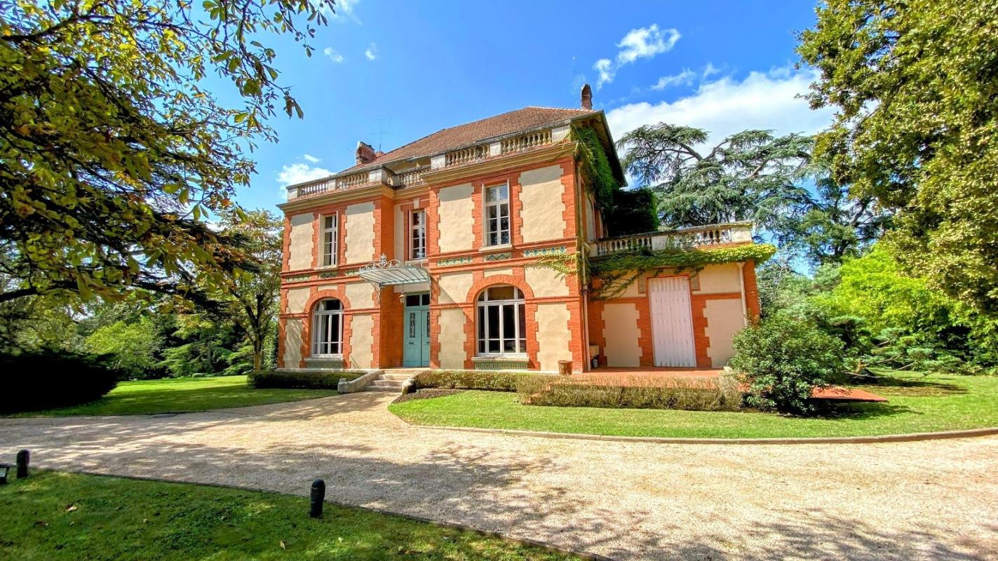 6 bedroom maison de maitre in Montauban, Tarn-et-Garonne, France