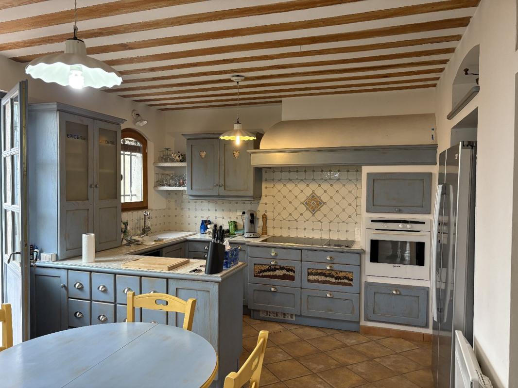 2 bedroom maison in Aramon, Gard, France