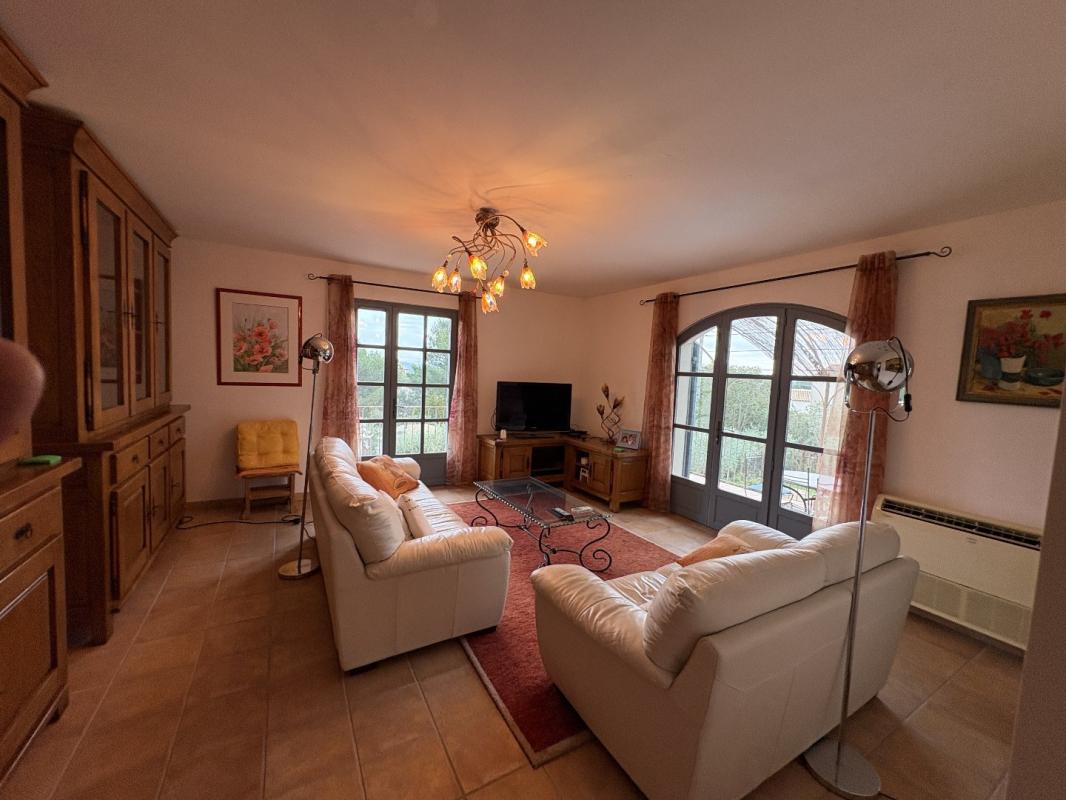 2 bedroom maison in Aramon, Gard, France