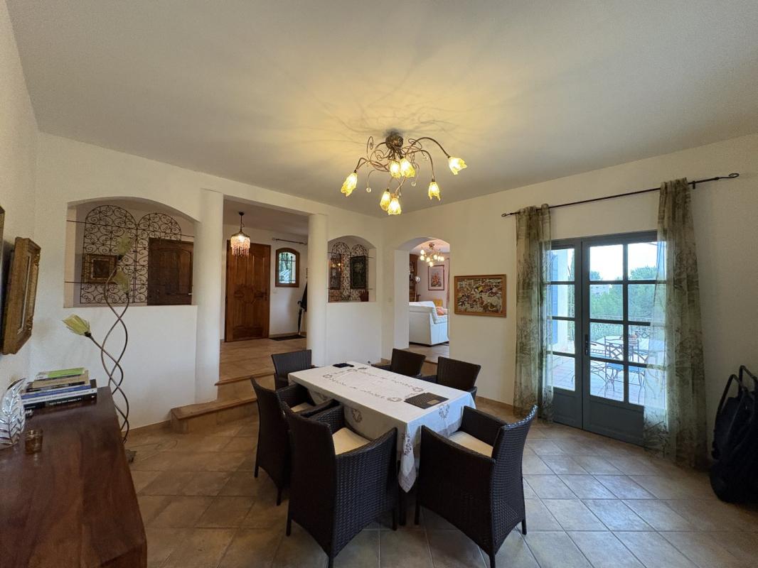 2 bedroom maison in Aramon, Gard, France