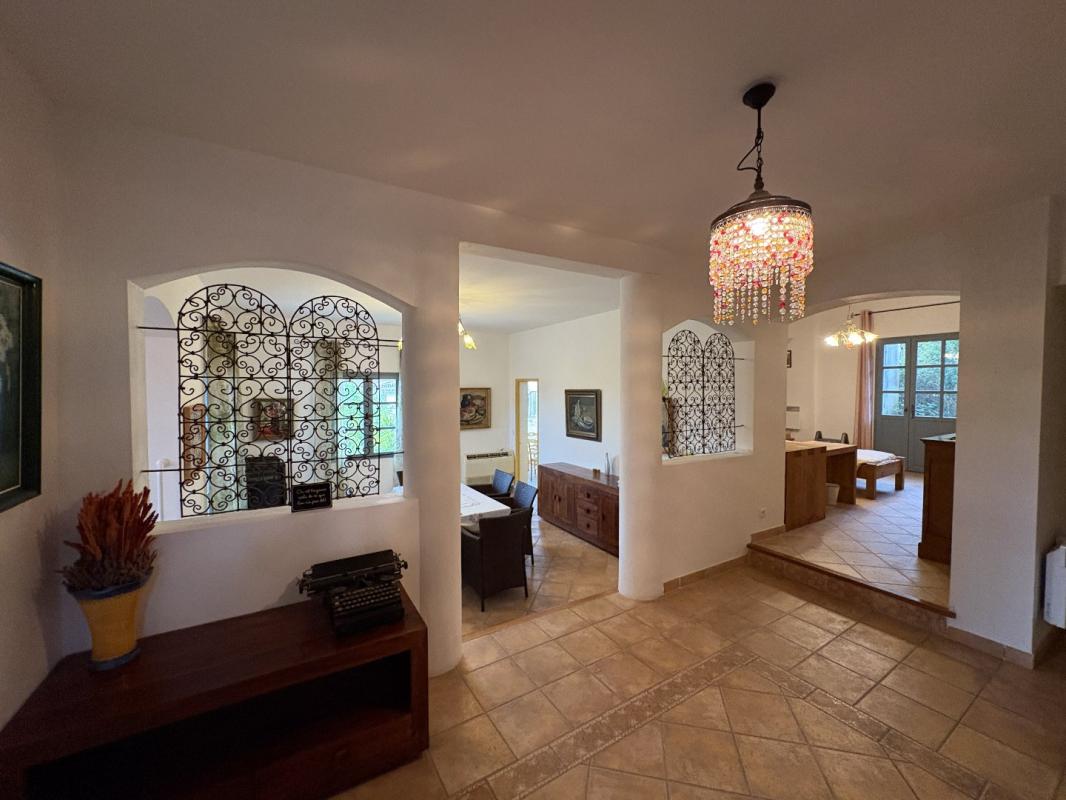 2 bedroom maison in Aramon, Gard, France