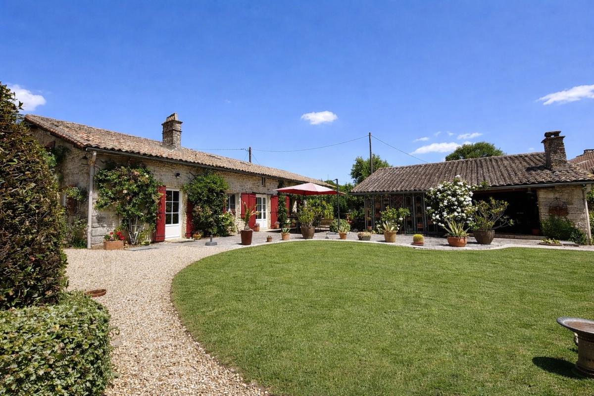 3 bedroom longere in Saint Coutant, Deux-Sèvres, France