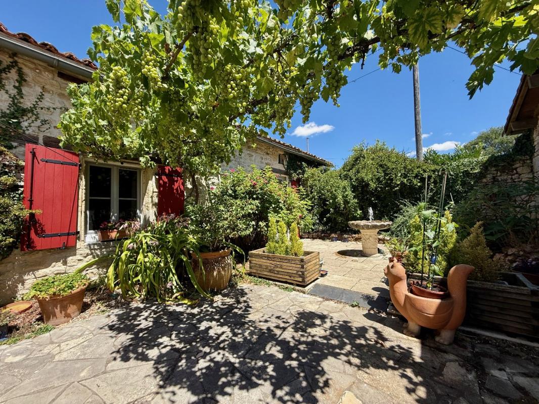 3 bedroom longere in Saint Coutant, Deux-Sèvres, France