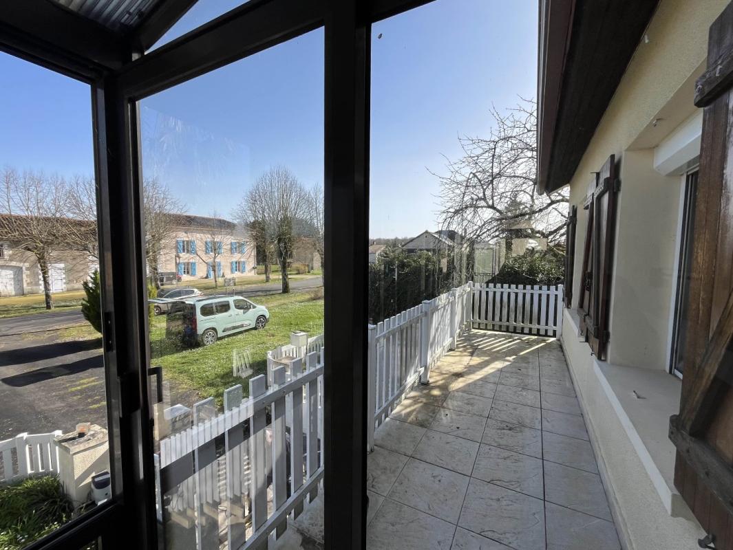 3 bedroom maison individuelle in Mauprevoir, Vienne, France