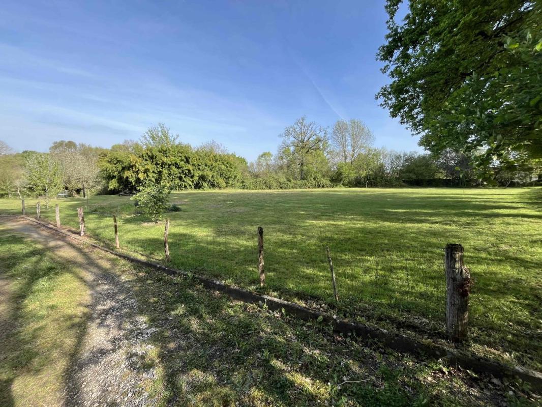 5 bedroom maison in Pressac, Vienne, France