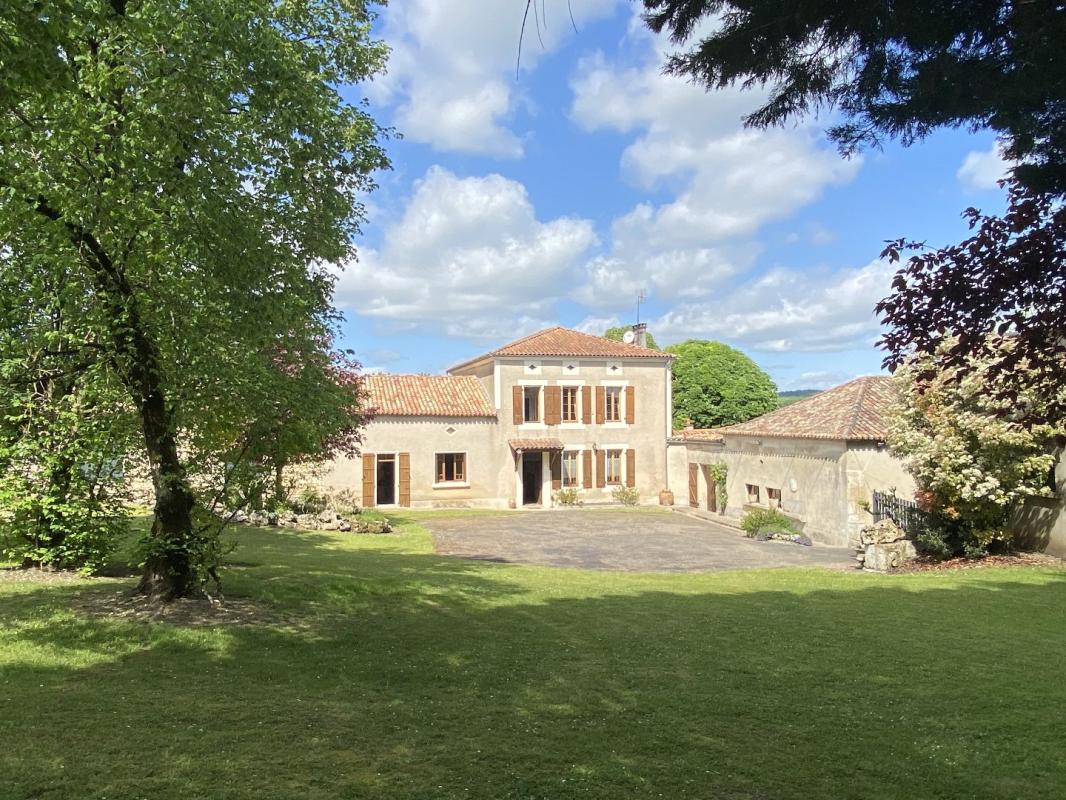 3 bedroom corps de ferme in Villebois Lavalette, Charente, France