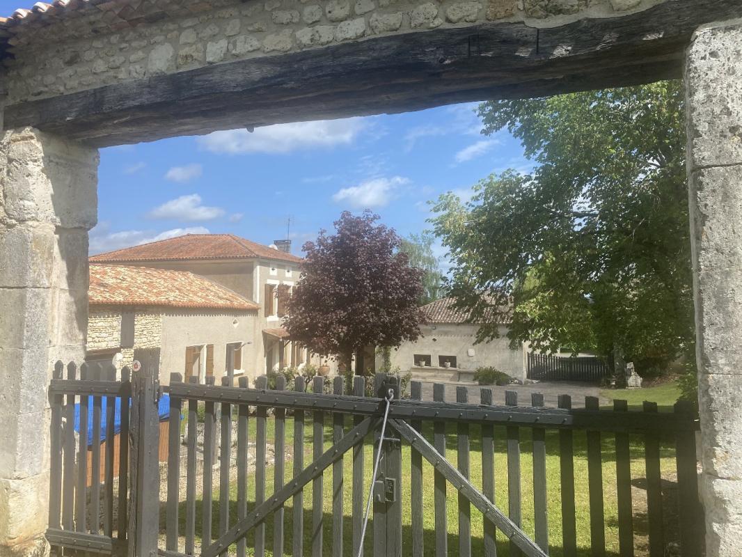 3 bedroom corps de ferme in Villebois Lavalette, Charente, France