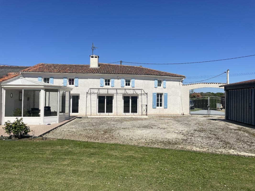 3 bedroom maison in Saint Sulpice D’arnoult, Charente-Maritime, France