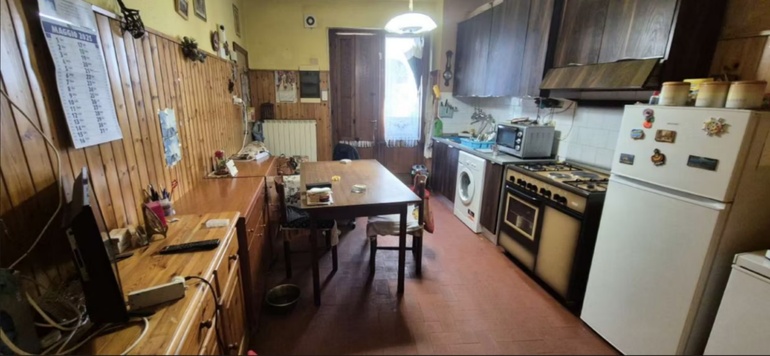 A Character-Filled Townhouse in Tuscany – Own a Home in the Heart of Italy