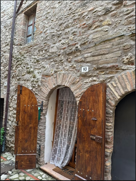 Bargain Fully Furnished Property in Italy Only €30,000