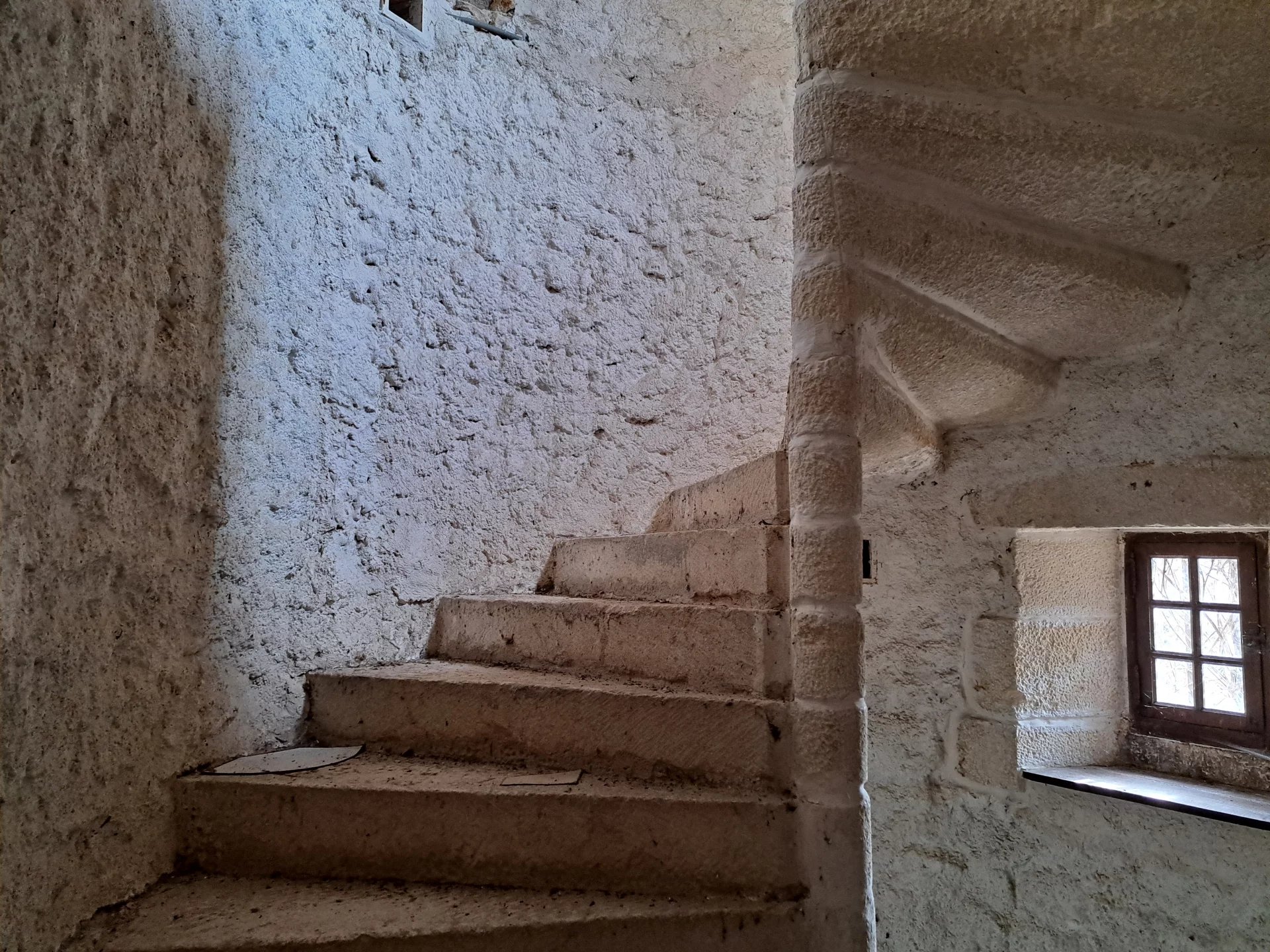 600-year-old historic house and estate with a swimming pool and 16 hectares of land and woodland, Poitou-Charentes – France – BVI78413