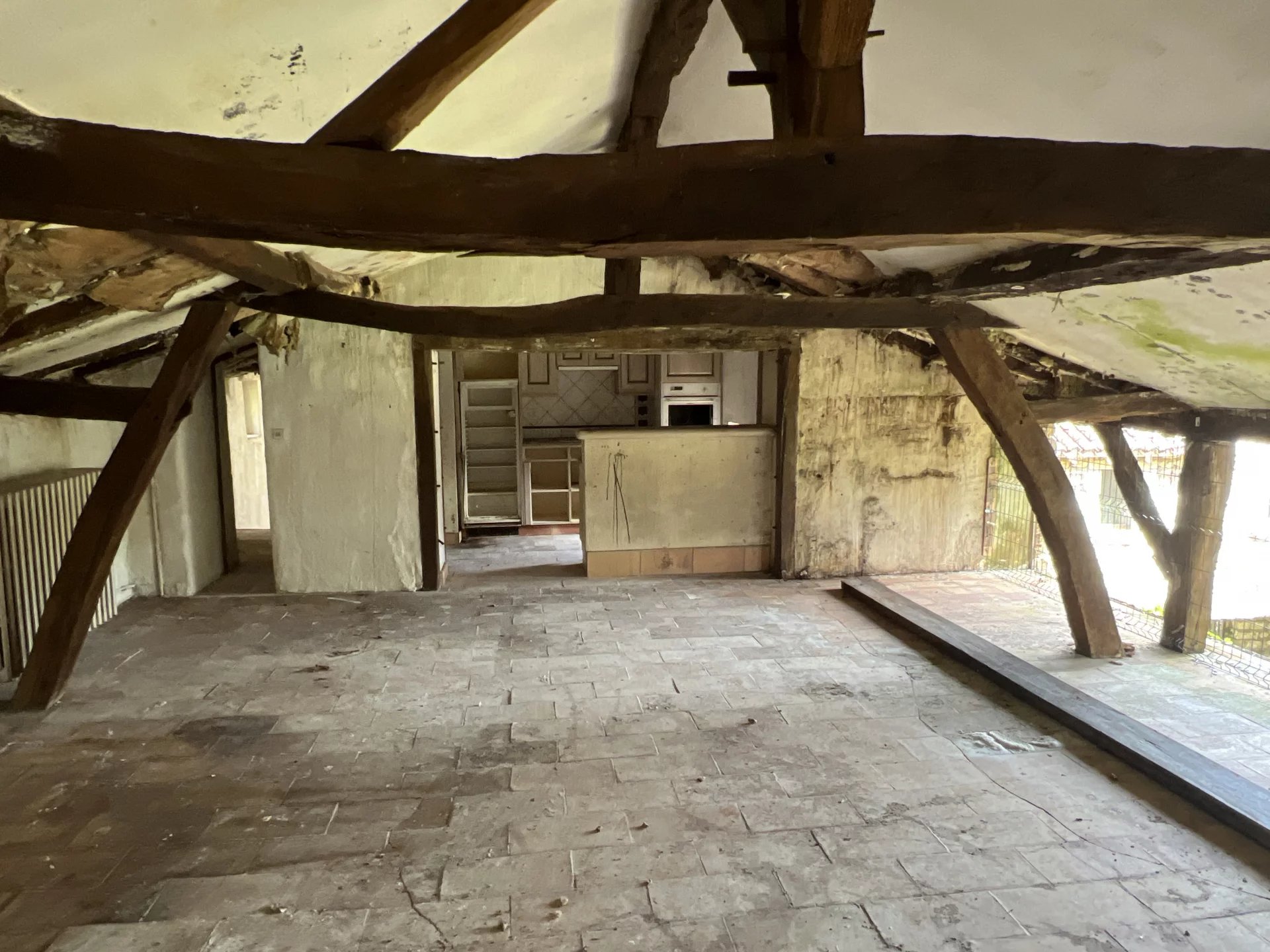 600-year-old historic house and estate with a swimming pool and 16 hectares of land and woodland, Poitou-Charentes – France – BVI78413