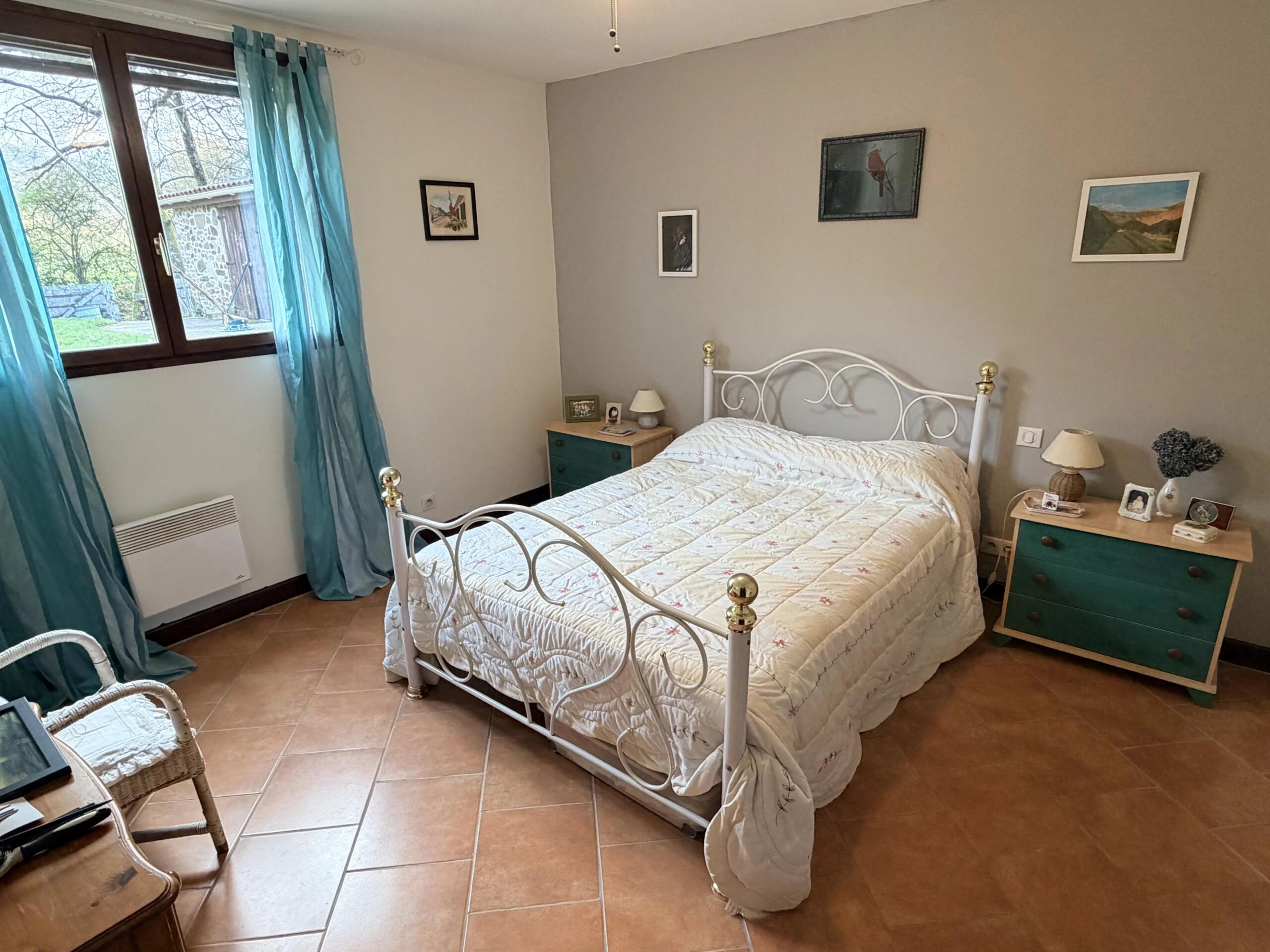 Breathtaking lake views paired with a detached bungalow set within beautiful private gardens., Limousin – France – BVI85151