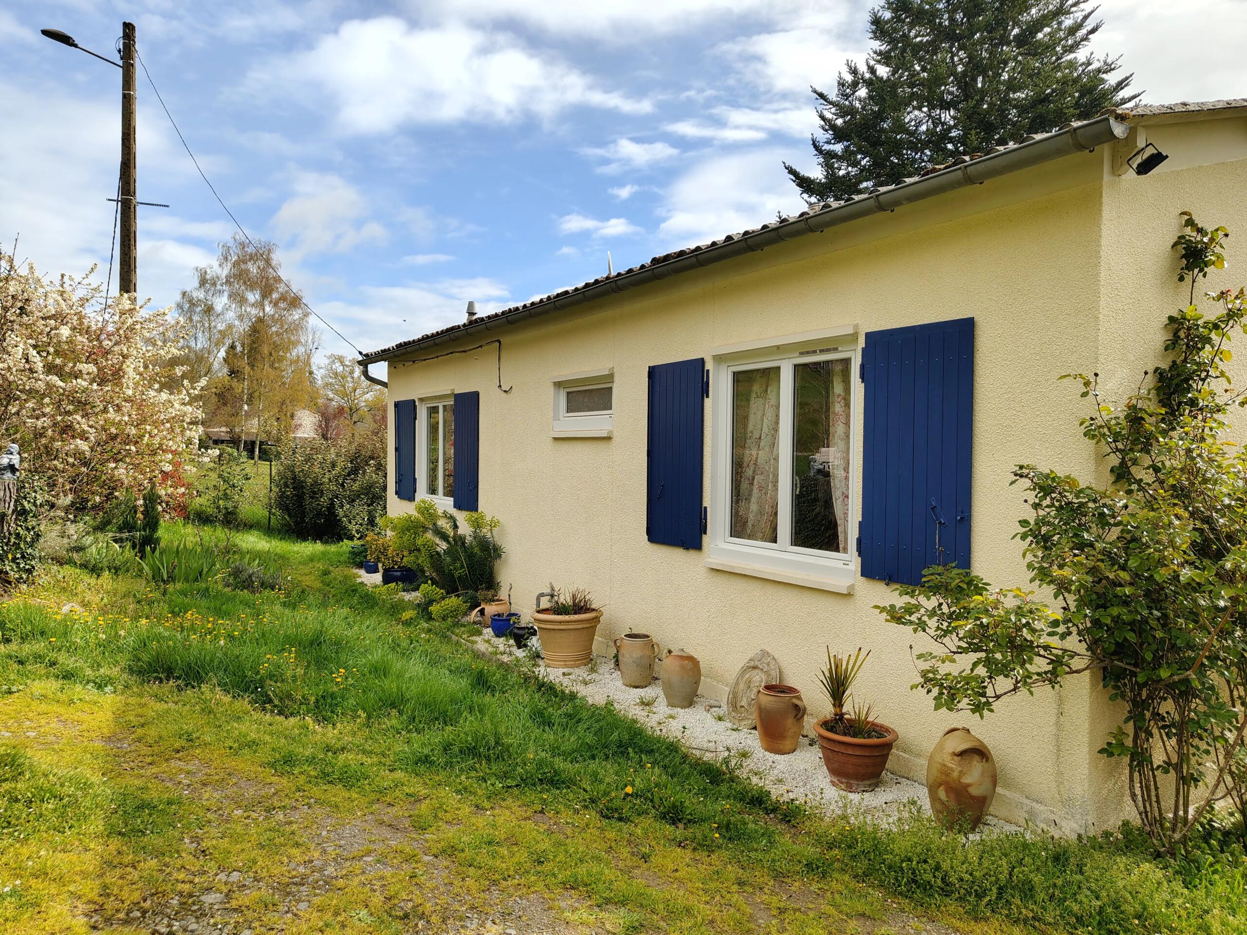 Peaceful Country Property with Guest House and Scenic Views, Poitou-Charentes – France – BVI85274