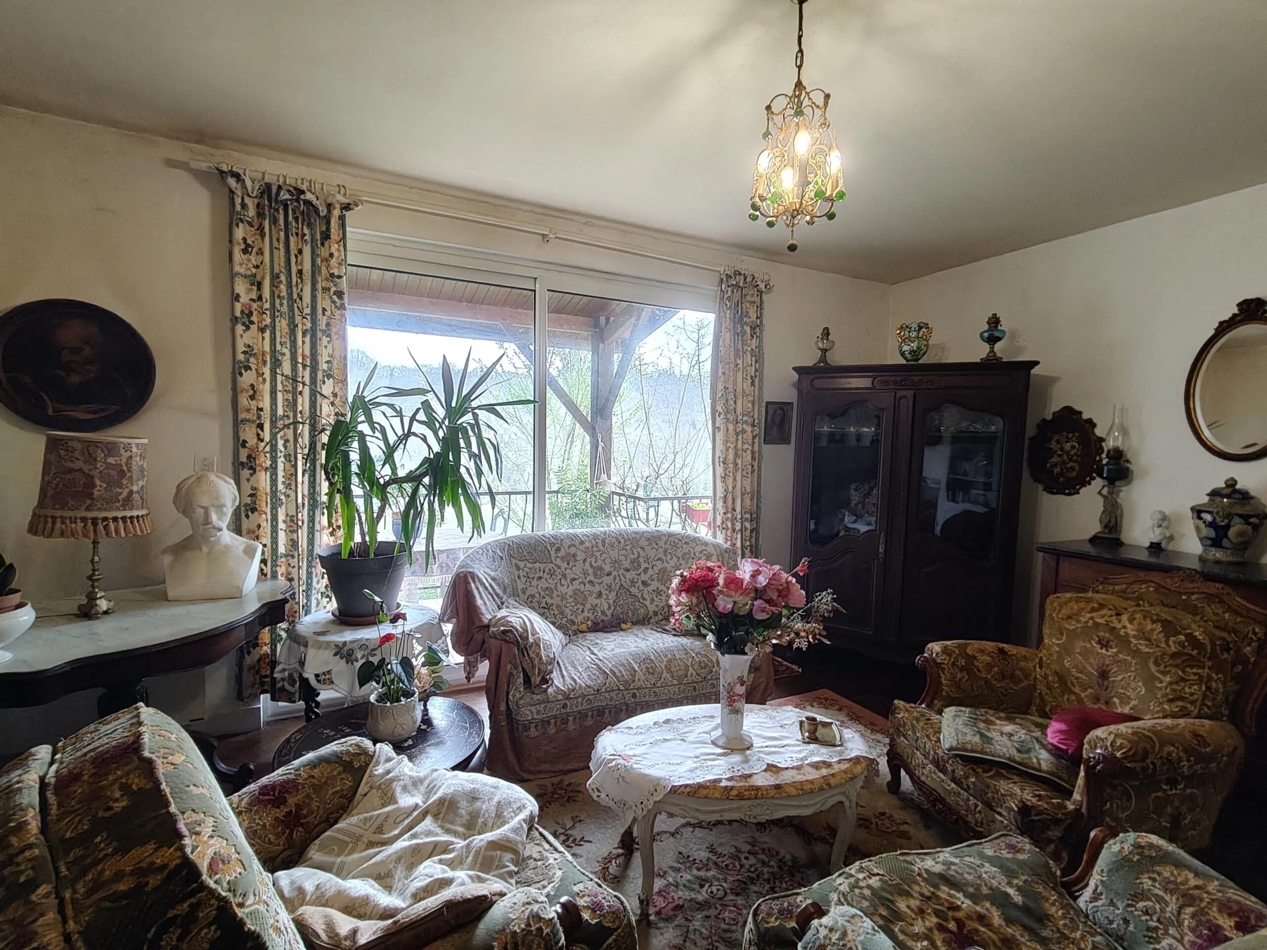 Peaceful Country Property with Guest House and Scenic Views, Poitou-Charentes – France – BVI85274