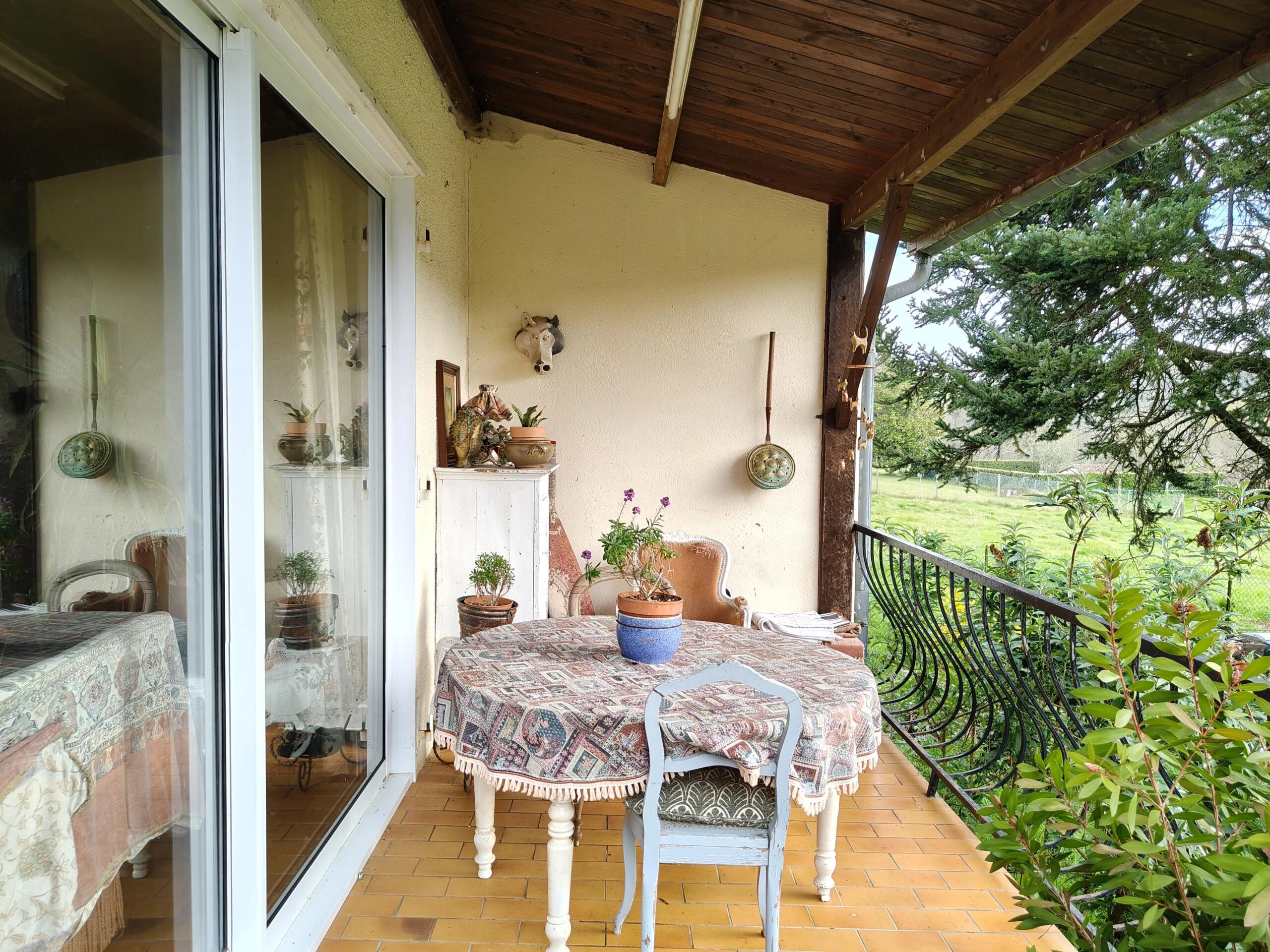 Peaceful Country Property with Guest House and Scenic Views, Poitou-Charentes – France – BVI85274