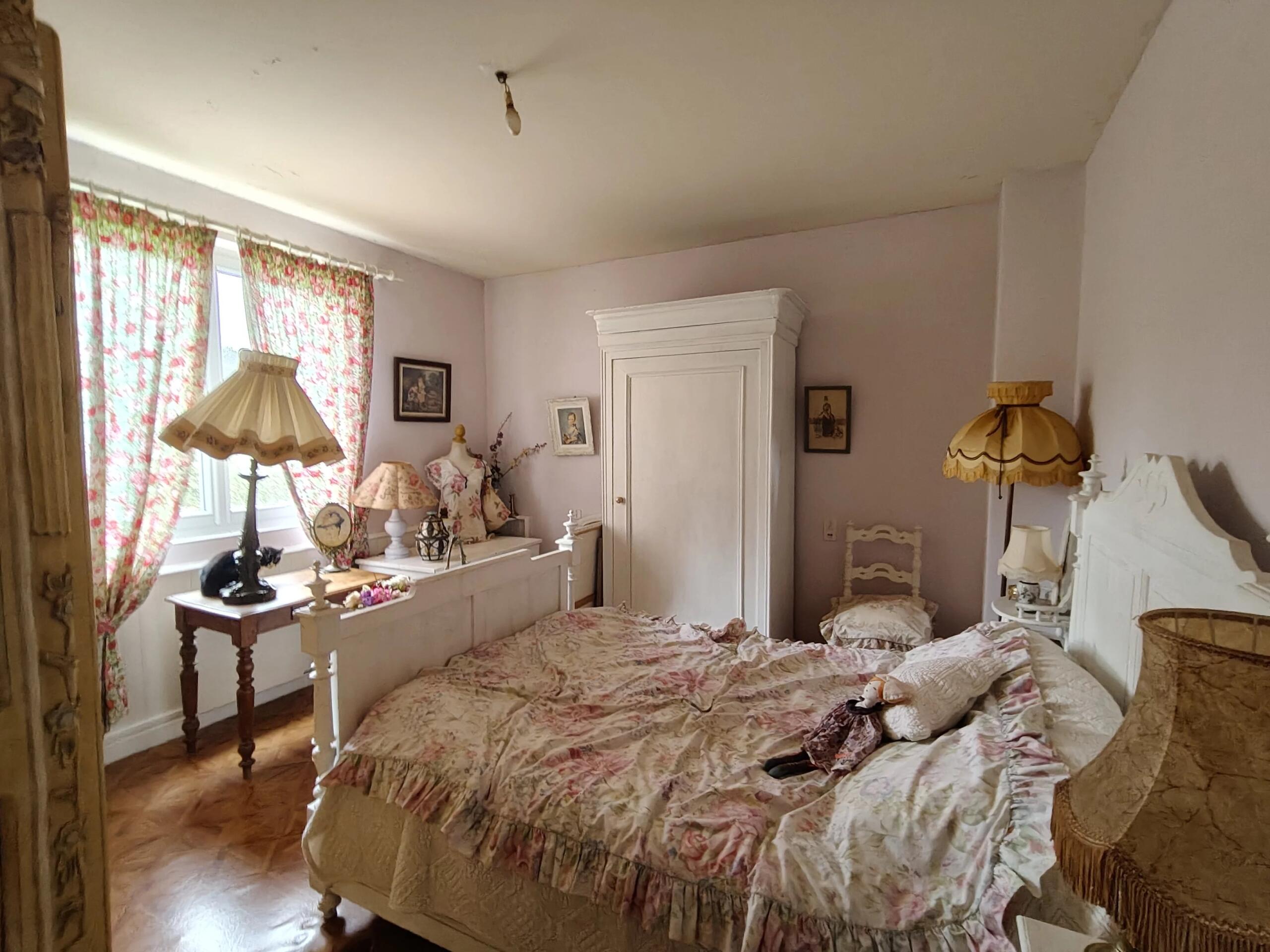 Peaceful Country Property with Guest House and Scenic Views, Poitou-Charentes – France – BVI85274