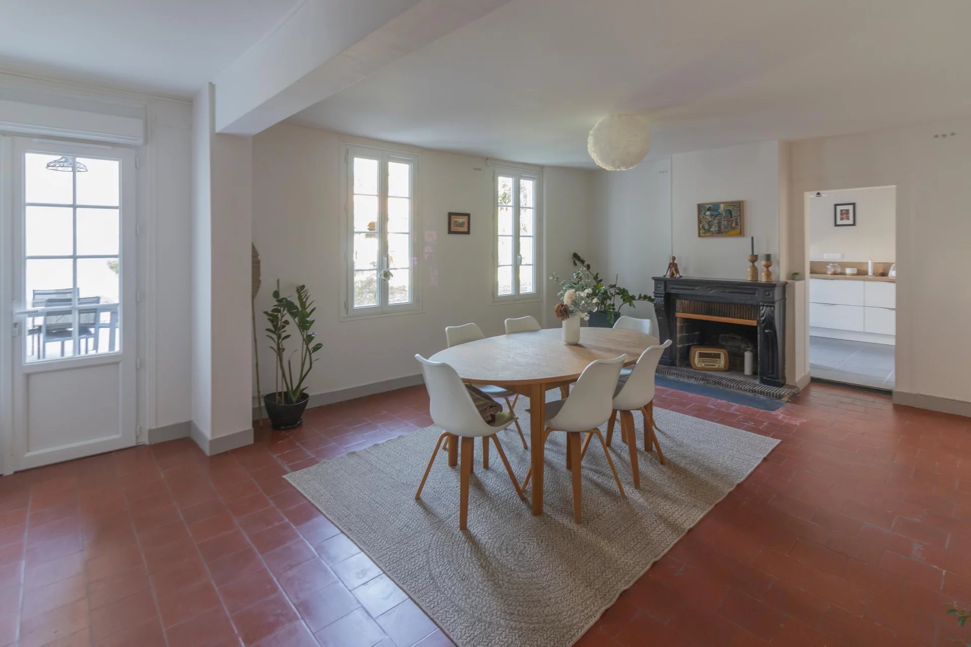 Spacious and elegant townhouse with private walled garden, Poitou-Charentes – France – BVI80057