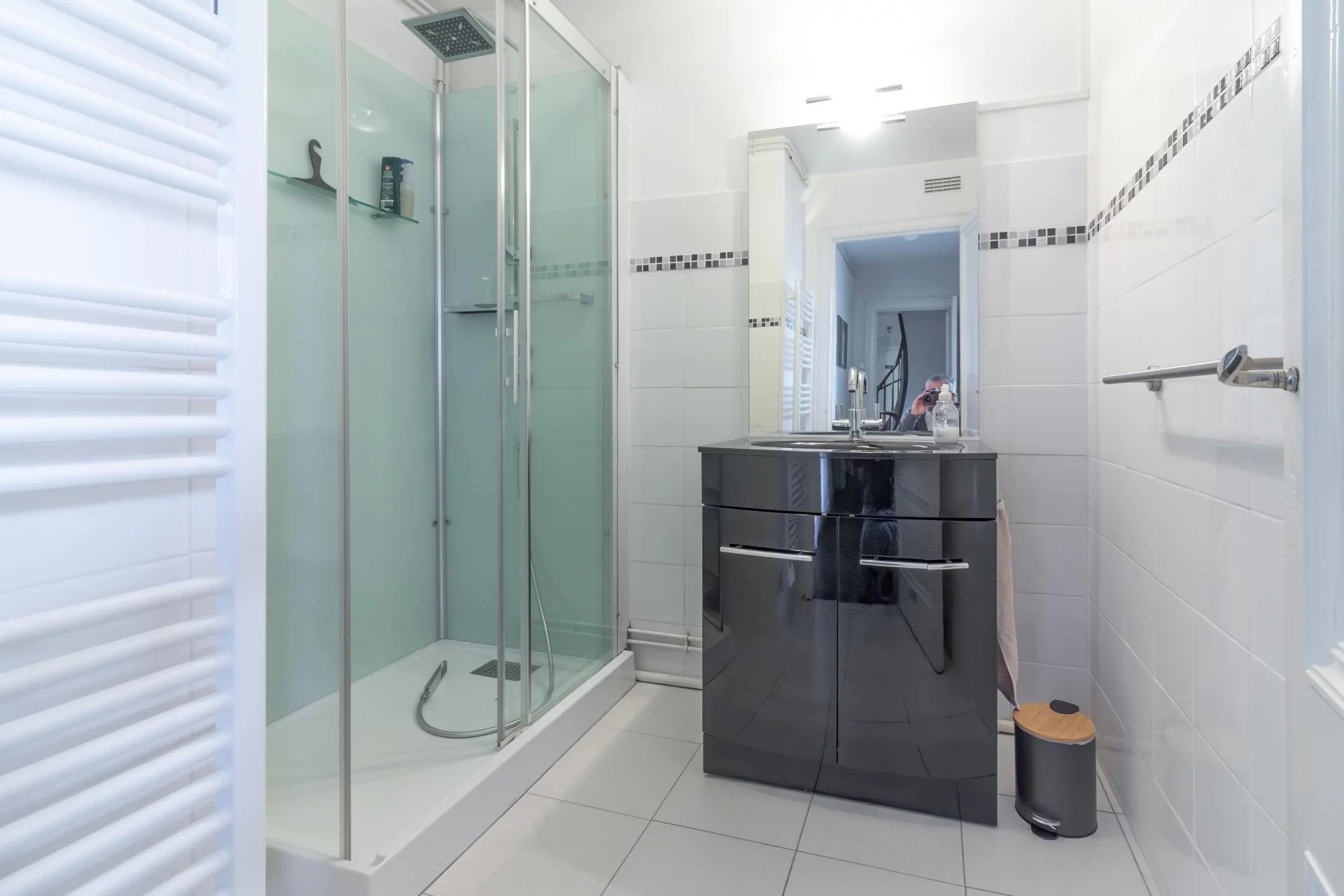 Spacious and elegant townhouse with private walled garden, Poitou-Charentes – France – BVI80057