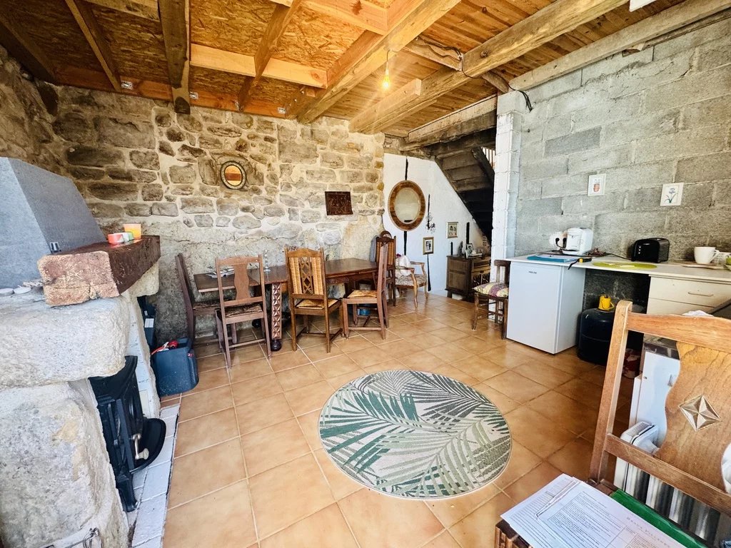 Charming Village House with Balcony and Panoramic Views, Midi-Pyrénées – France – BVI84552