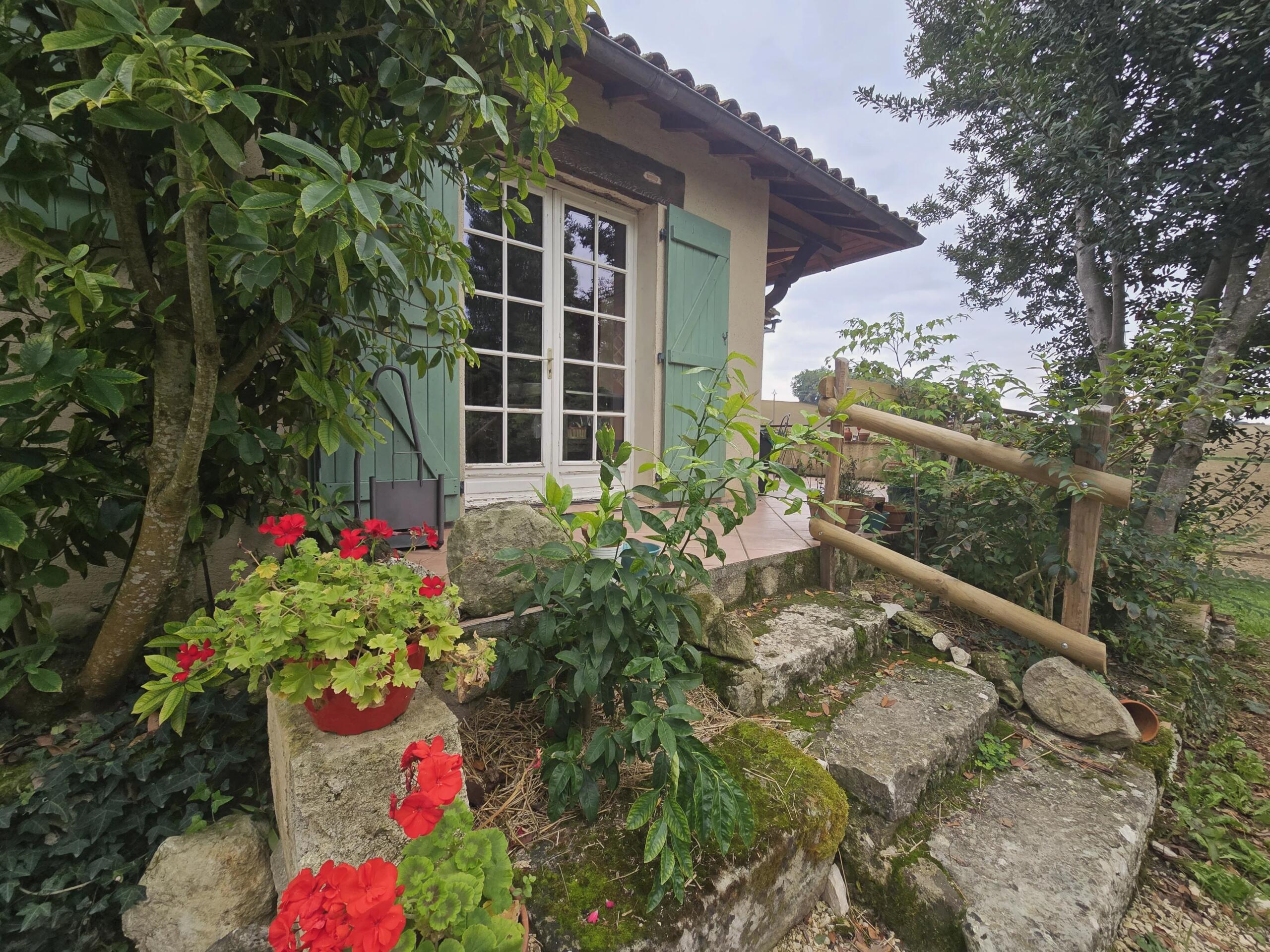 Authentic character property with stone outbuildings, Aquitaine – France – BVI82727