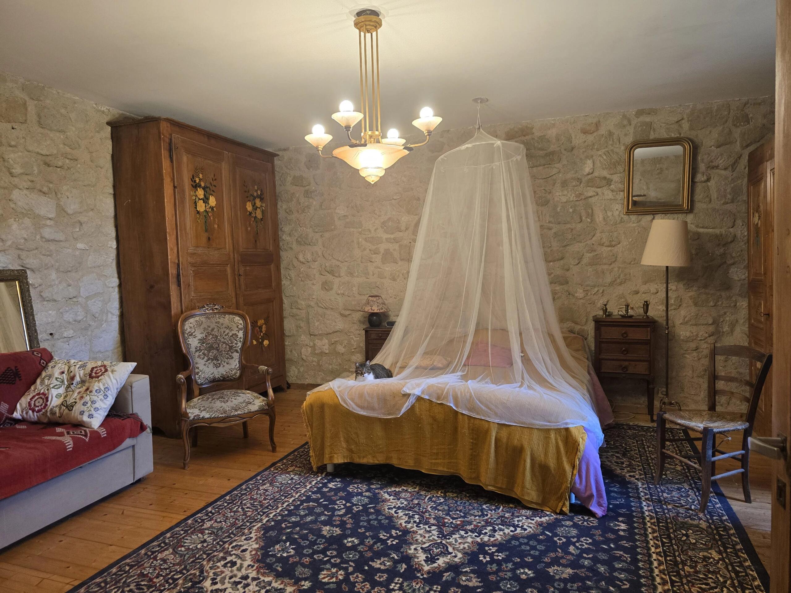 Authentic character property with stone outbuildings, Aquitaine – France – BVI82727