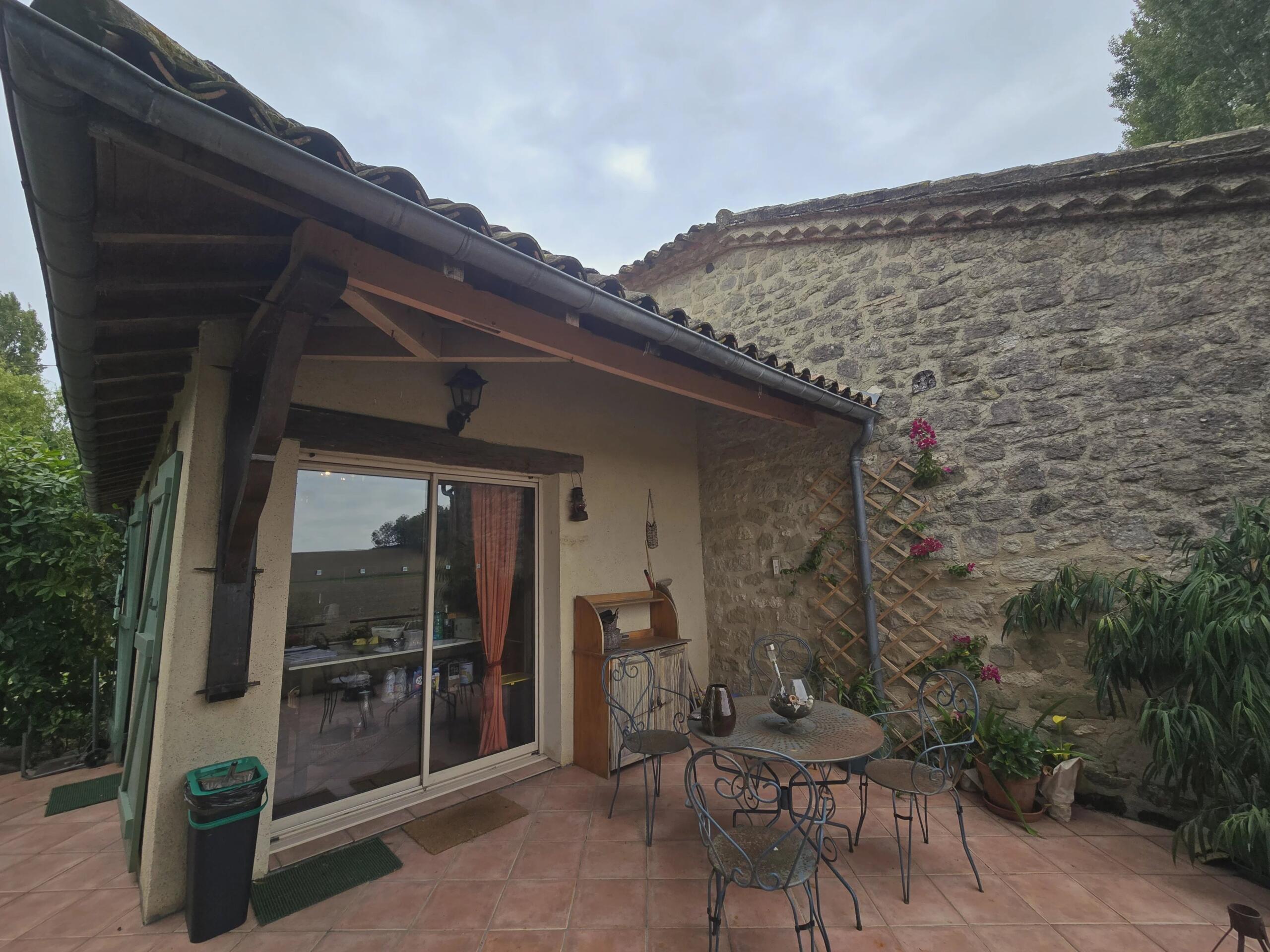 Authentic character property with stone outbuildings, Aquitaine – France – BVI82727