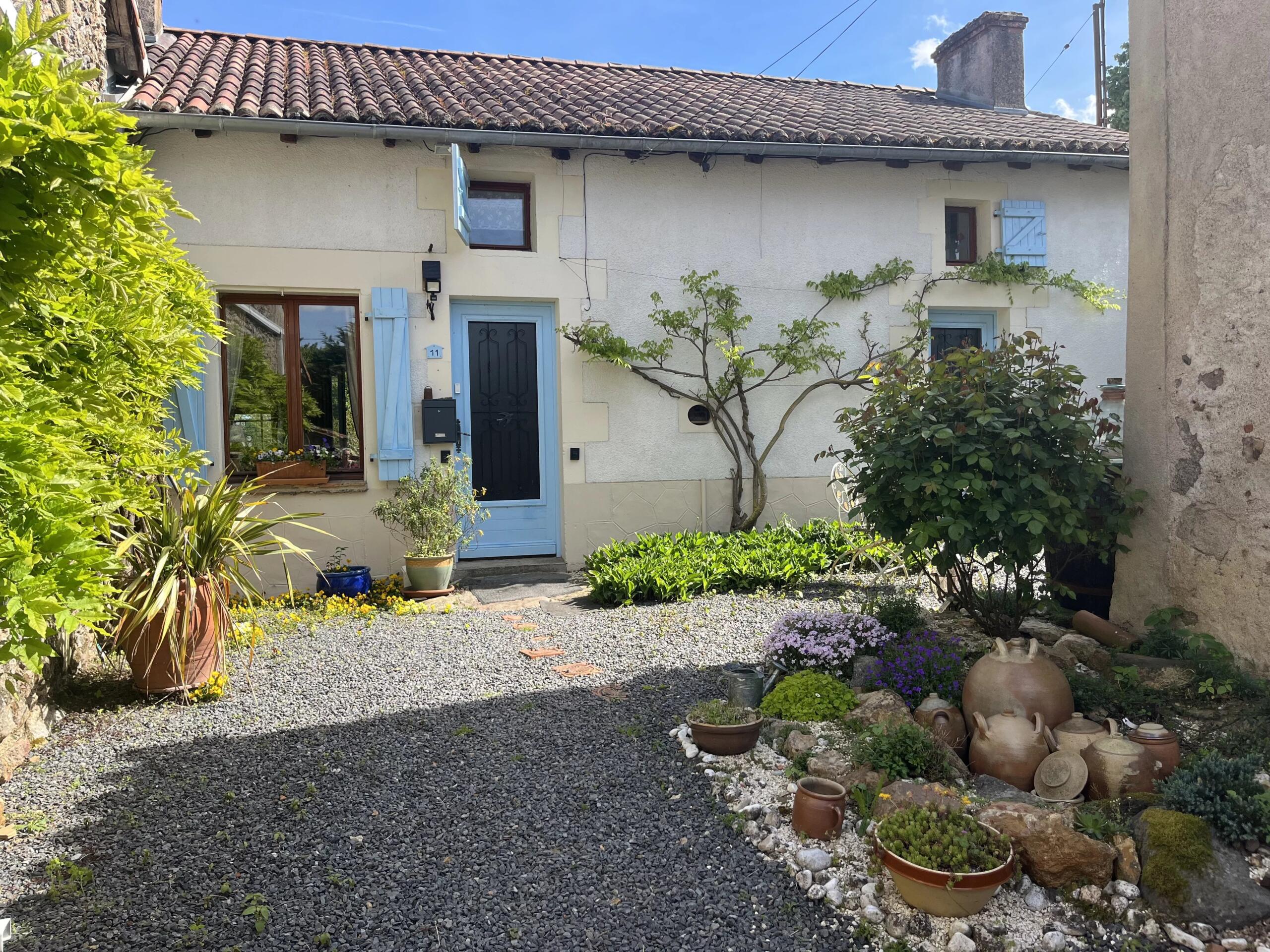 Stunning cottage with separate annexe, pool  and outbuildings, Poitou-Charentes – France – BVI80657