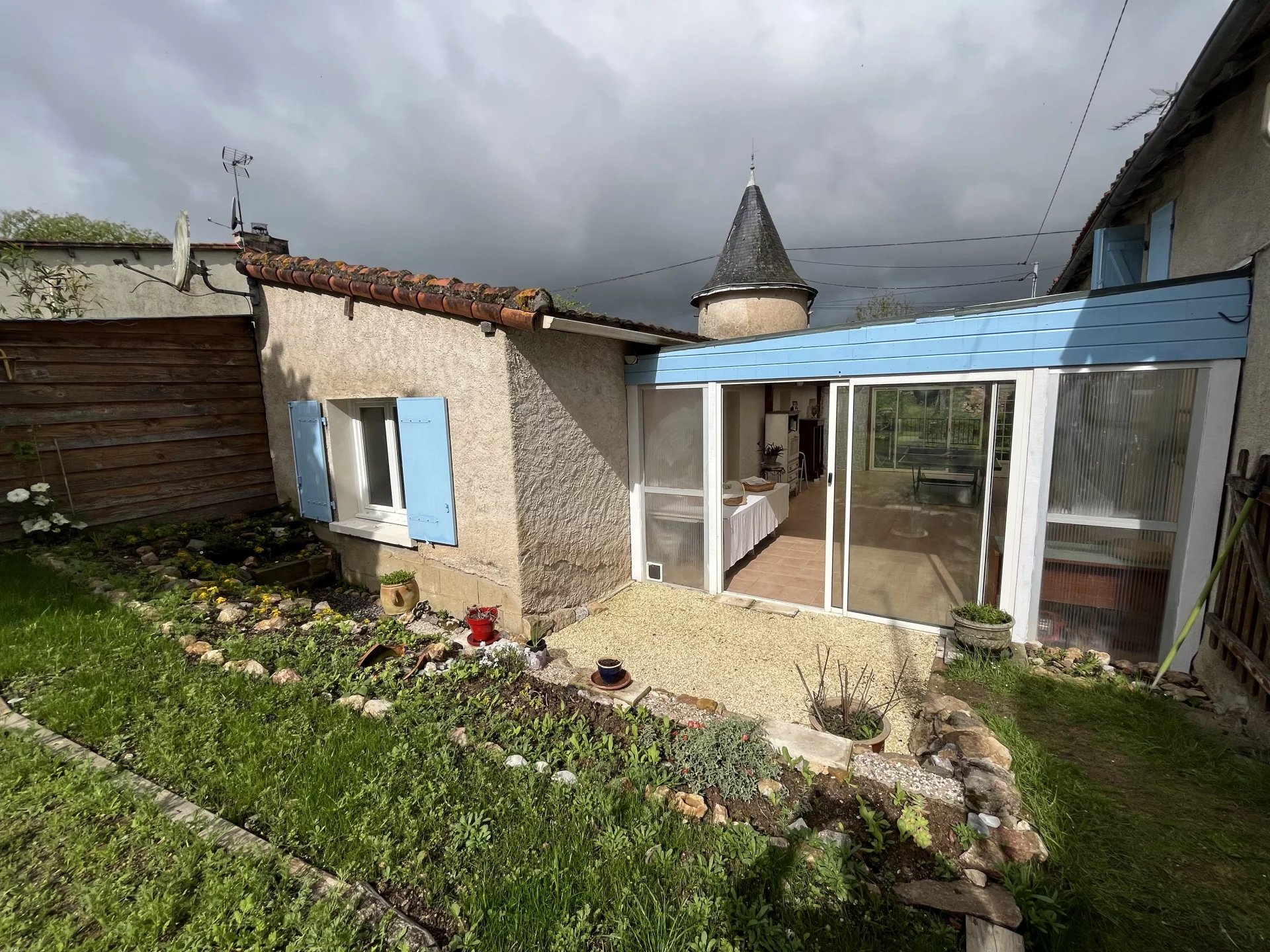 Stunning cottage with separate annexe, pool  and outbuildings, Poitou-Charentes – France – BVI80657